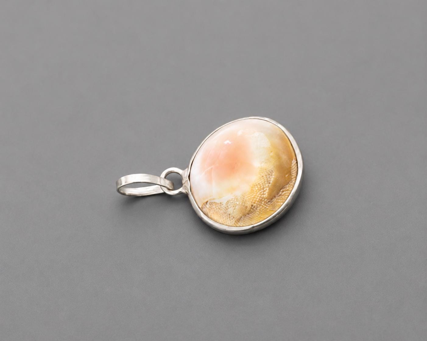 Natural Gomti Chakra Pendant Shiva Eye Shell Necklace Protection Talisman Good Luck Prosperity Charm Hindu Meditation Jewelry