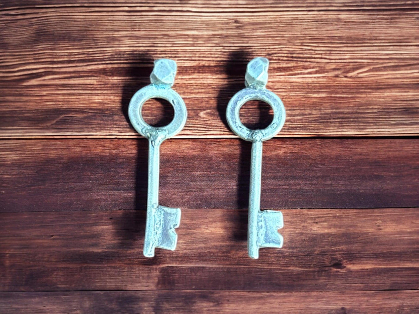 Vintage Old Silver Key Pendant for Jewelry Making, Silver Key Charm Necklace Gift (SR61)