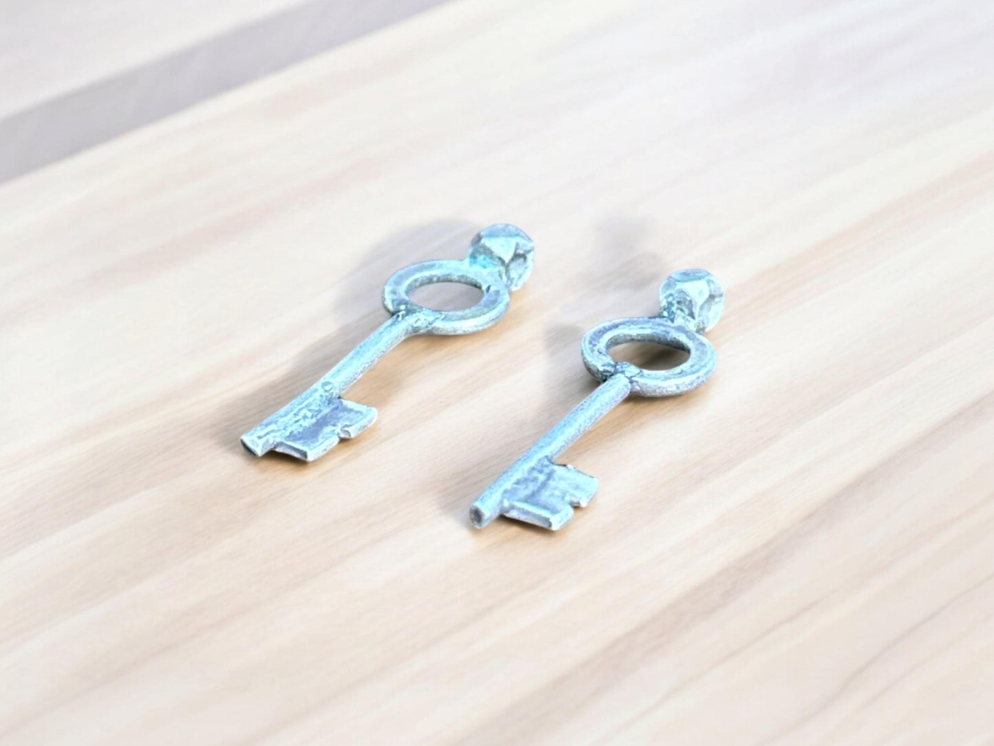 Vintage Old Silver Key Pendant for Jewelry Making, Silver Key Charm Necklace Gift (SR61)