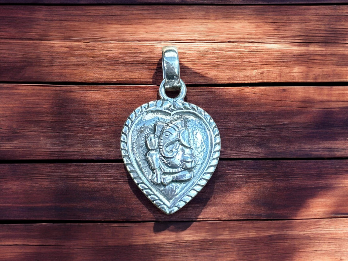 925 Sterling Silver Ganesha Pendant Necklace, Handmade Hindu God Jewelry, Ganesh Charm Spiritual Gift for Devotees & Loved Ones (SR73)