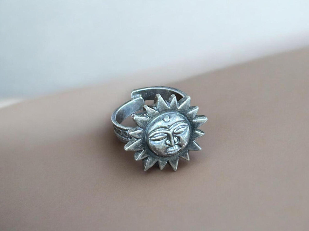 Vintage Sun Face Ring 925 Sterling Silver Adjustable Tribal Celestial Jewelry, SR 151